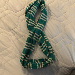 Old navy scarf